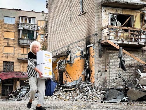 Допомога переселенцям та цивільним у прифронтових регіонах